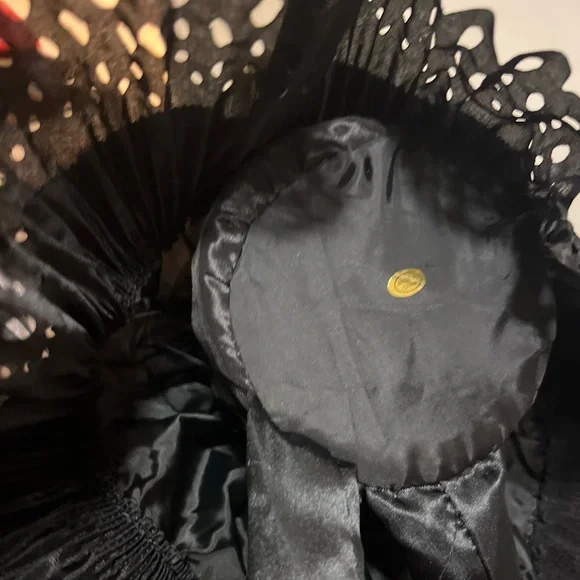 Sitting Witch Doll - Picture 2 of 8